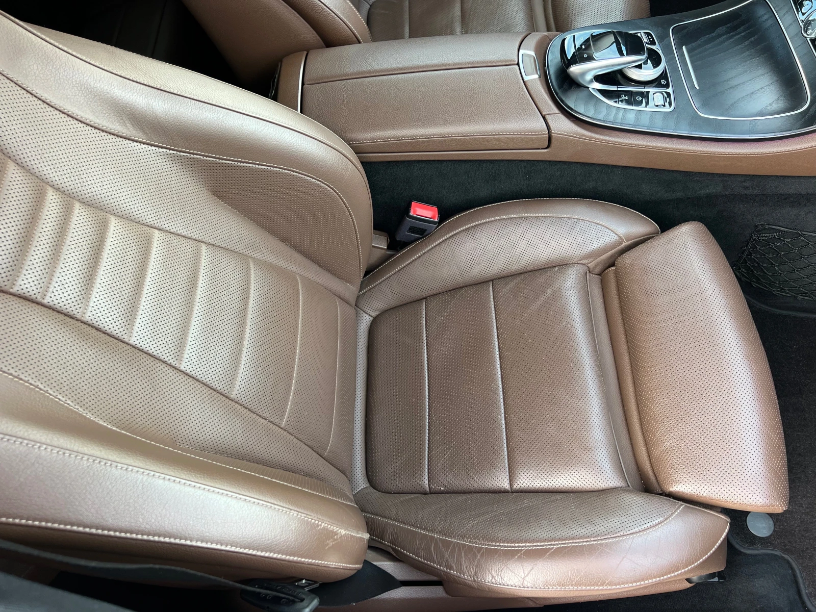 Mercedes-Benz E 220 AMG/BURMASTER/360 KAMERA/DISTRONIK/FULL/MAX/UNIKAT, снимка 14 - Автомобили и джипове - 54155598