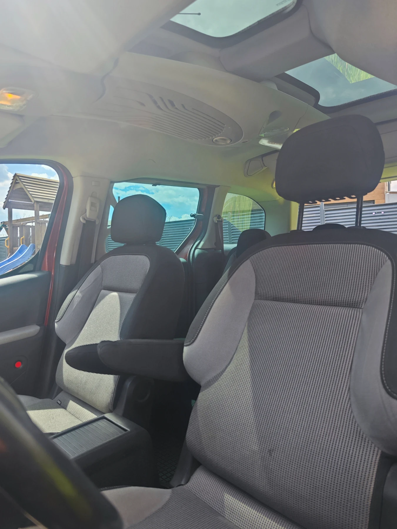 Peugeot Partner 1.6hdi panorama, снимка 10 - Автомобили и джипове - 54651899