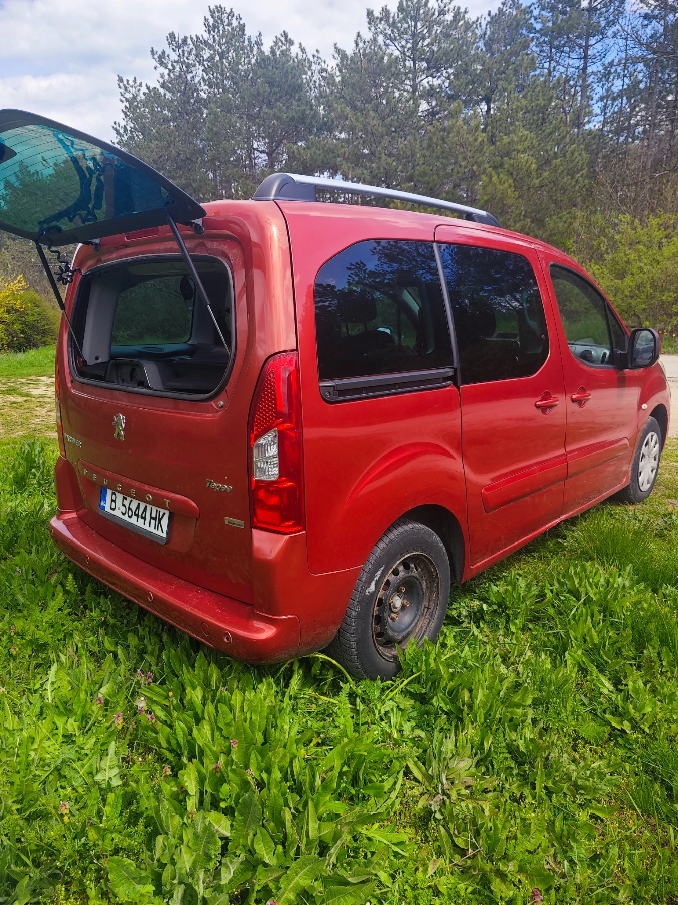 Peugeot Partner 1.6hdi panorama, снимка 3 - Автомобили и джипове - 54651899