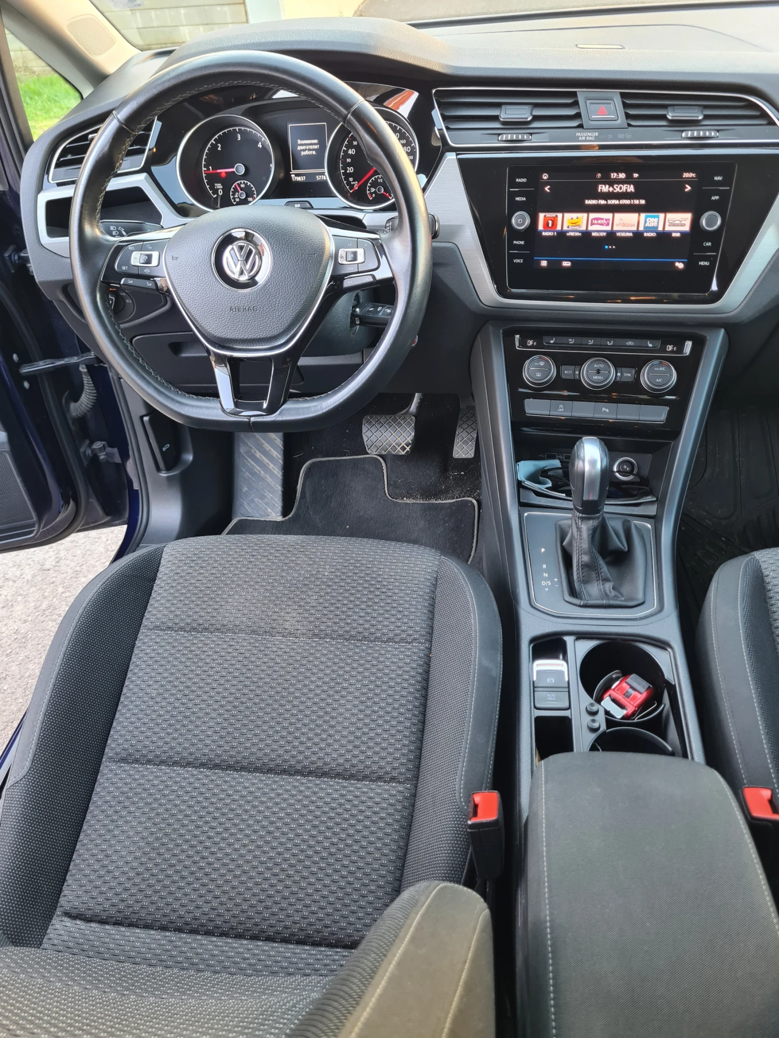 VW Touran, снимка 12 - Автомобили и джипове - 54399710