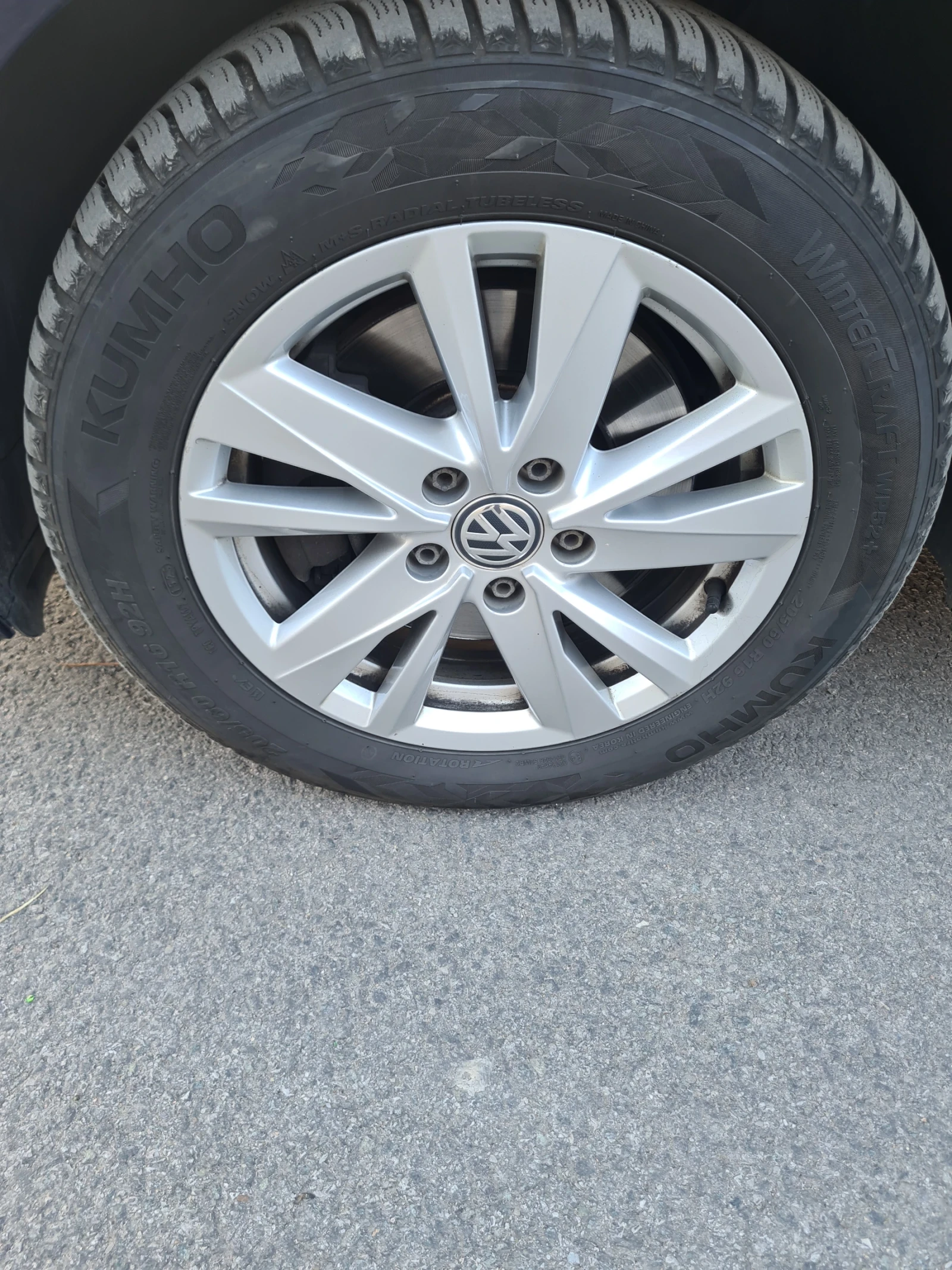 VW Touran, снимка 2 - Автомобили и джипове - 54399710