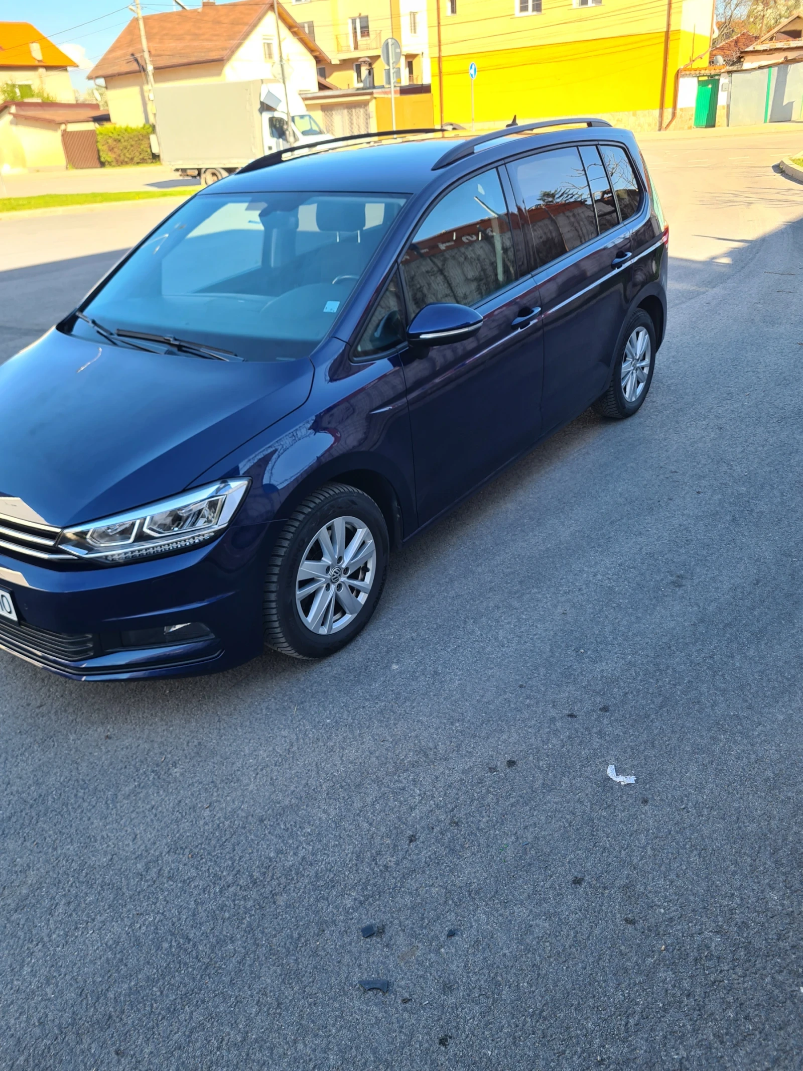 VW Touran, снимка 10 - Автомобили и джипове - 54399710