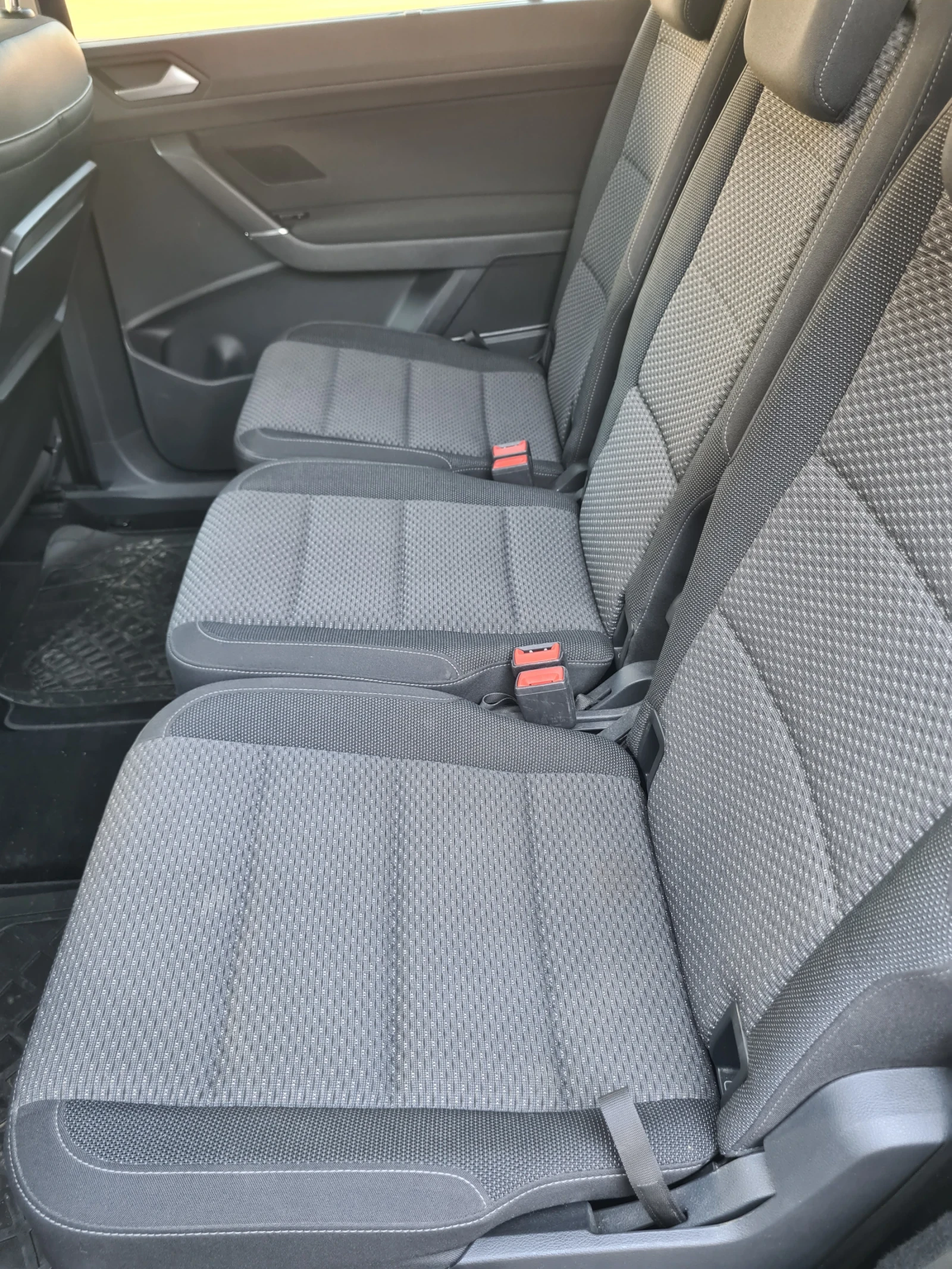 VW Touran, снимка 15 - Автомобили и джипове - 54399710