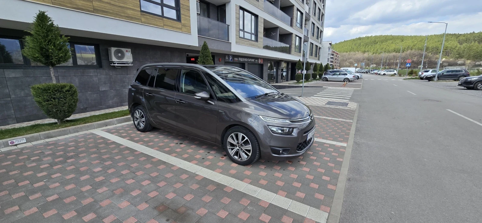 Citroen Grand C4 Picasso, снимка 2 - Автомобили и джипове - 54578428
