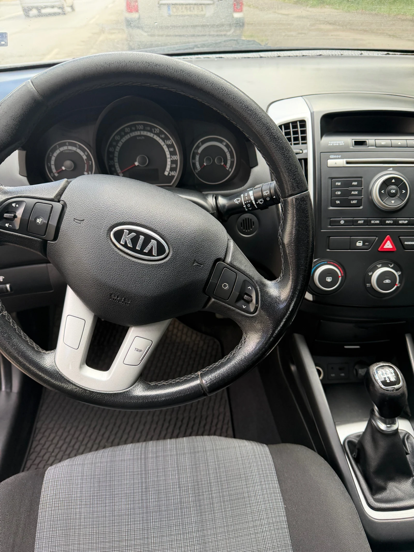 Kia Ceed, снимка 4 - Автомобили и джипове - 54594050