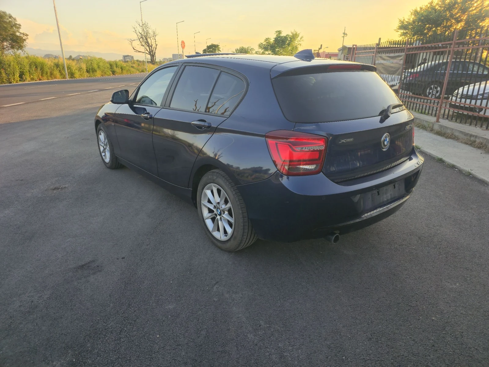 BMW 120 2.0 Xdrive Sport, снимка 6 - Автомобили и джипове - 54693534