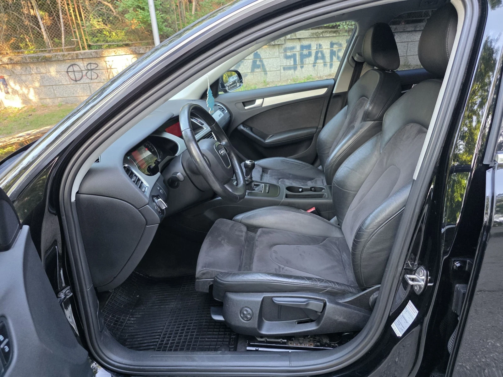 Audi A4 1.8T QUATTRO 141000км!!!, снимка 12 - Автомобили и джипове - 54913632