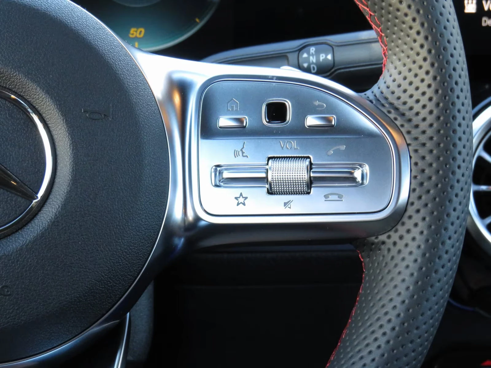 Mercedes-Benz EQB 300/228HP/4MATIC/AMG/360/PANO/NIGHT/KLESS/ACC/491z, снимка 10 - Автомобили и джипове - 54931893