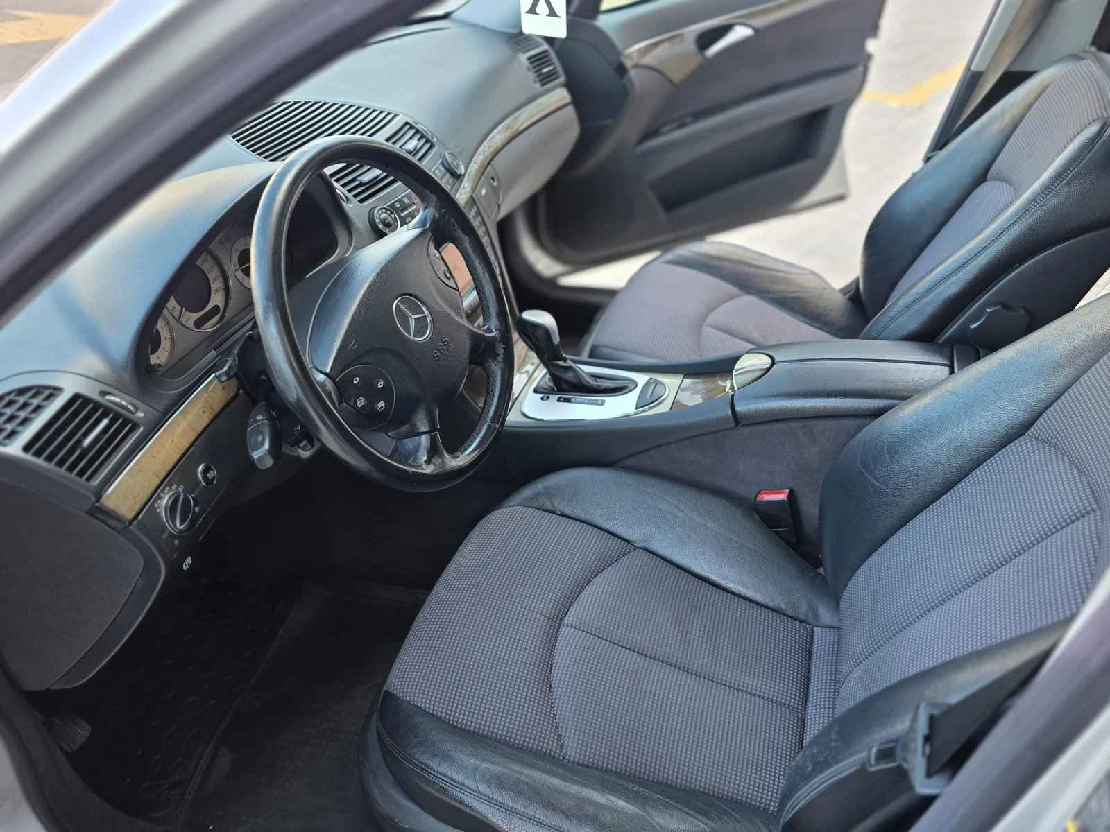 Mercedes-Benz E 220 2.2, снимка 13 - Автомобили и джипове - 54952472
