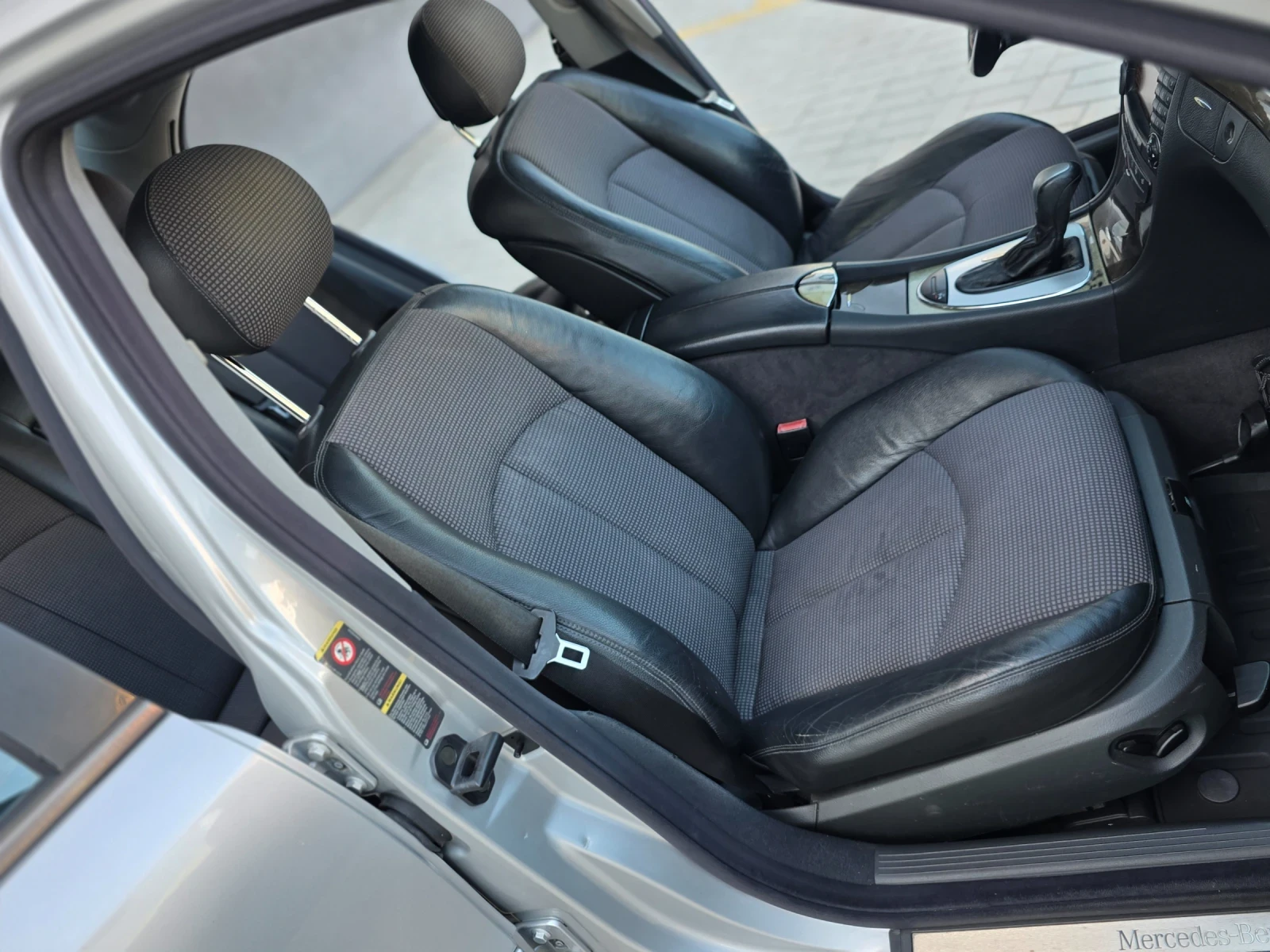 Mercedes-Benz E 220 2.2, снимка 14 - Автомобили и джипове - 54952472