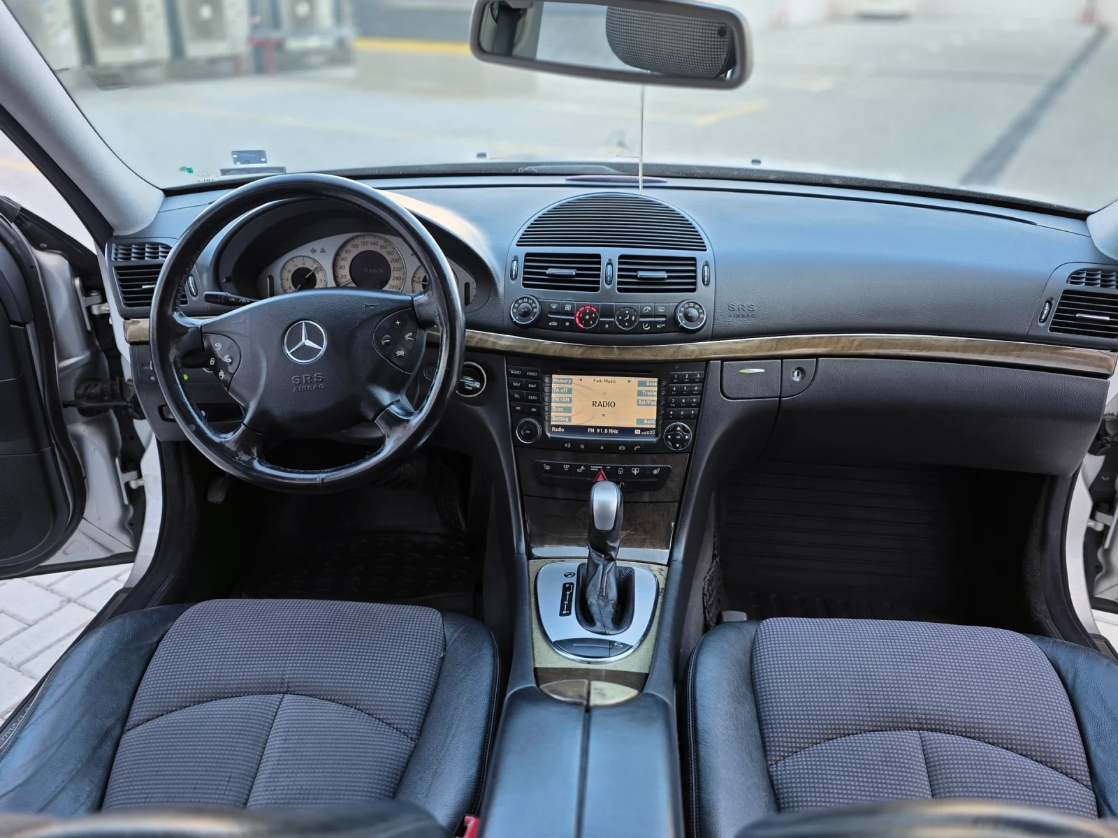 Mercedes-Benz E 220 2.2, снимка 17 - Автомобили и джипове - 54952472