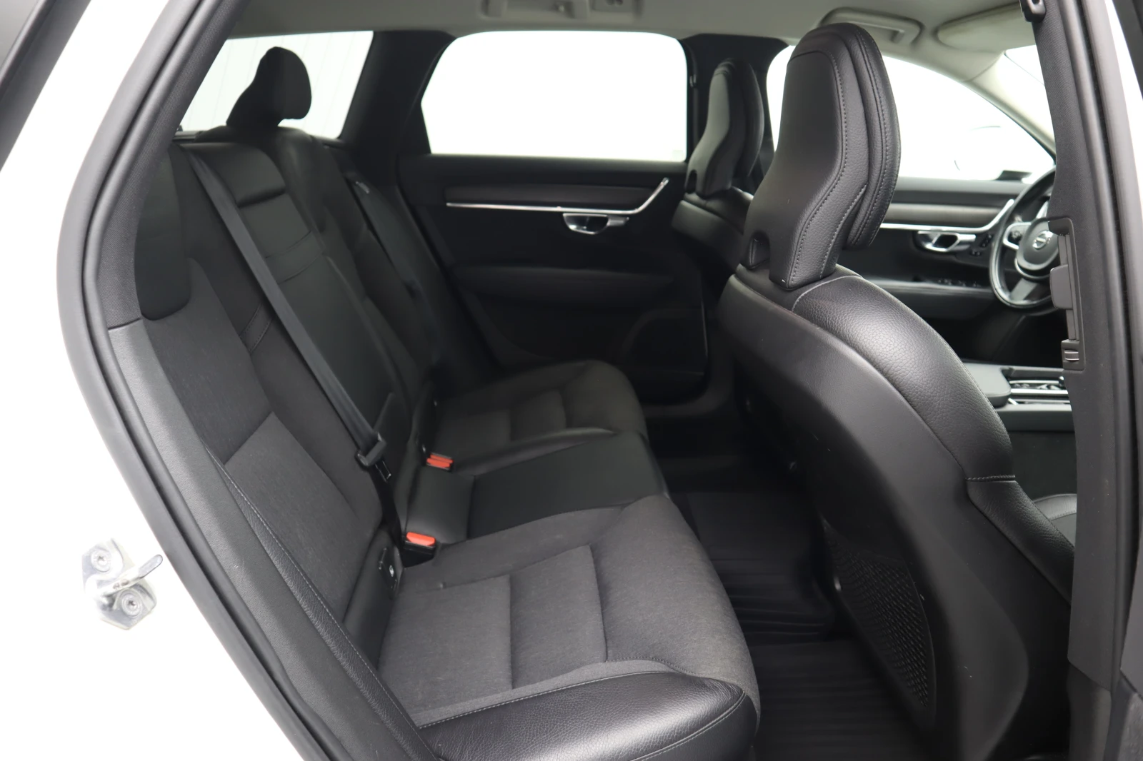 Volvo V90 Cross Country, снимка 12 - Автомобили и джипове - 55044551
