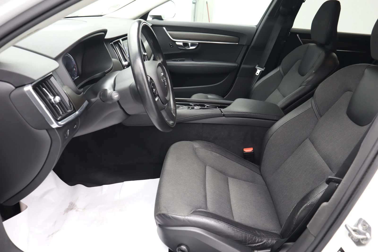 Volvo V90 Cross Country, снимка 9 - Автомобили и джипове - 55044551