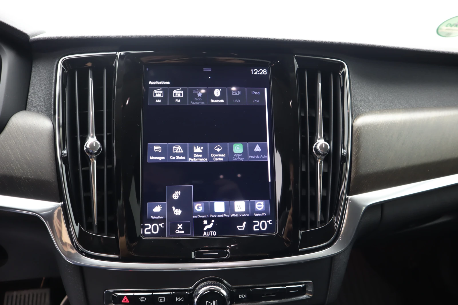 Volvo V90 Cross Country, снимка 17 - Автомобили и джипове - 55044551