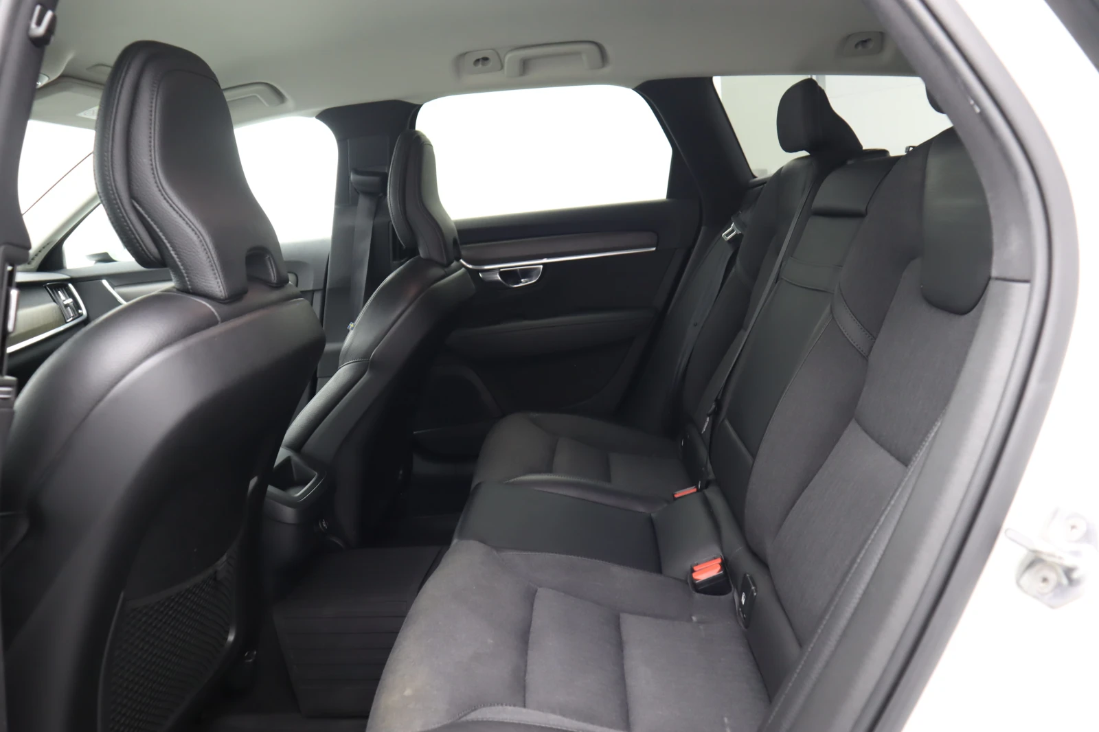Volvo V90 Cross Country, снимка 10 - Автомобили и джипове - 55044551