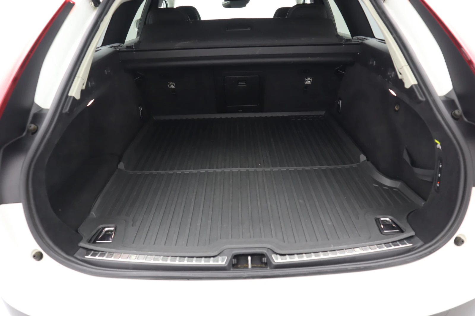 Volvo V90 Cross Country, снимка 11 - Автомобили и джипове - 55044551