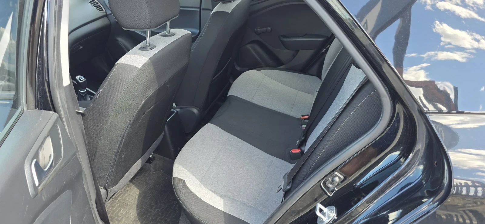 Hyundai I20 1.1 CRDI-EURO 6, снимка 9 - Автомобили и джипове - 55068042