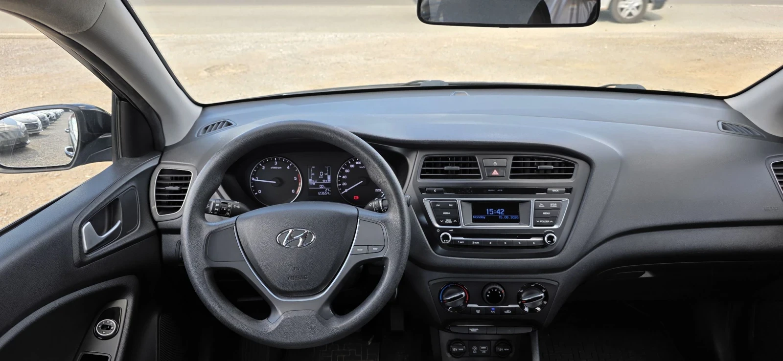 Hyundai I20 1.1 CRDI-EURO 6, снимка 10 - Автомобили и джипове - 55068042