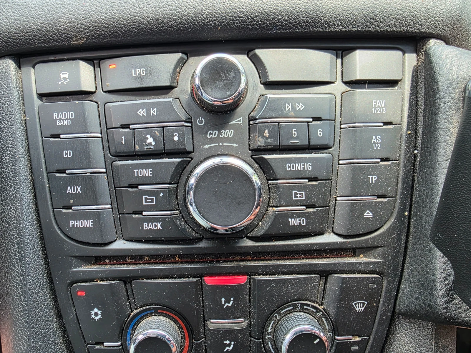 Opel Meriva 1.4 LPG, снимка 17 - Автомобили и джипове - 55166297
