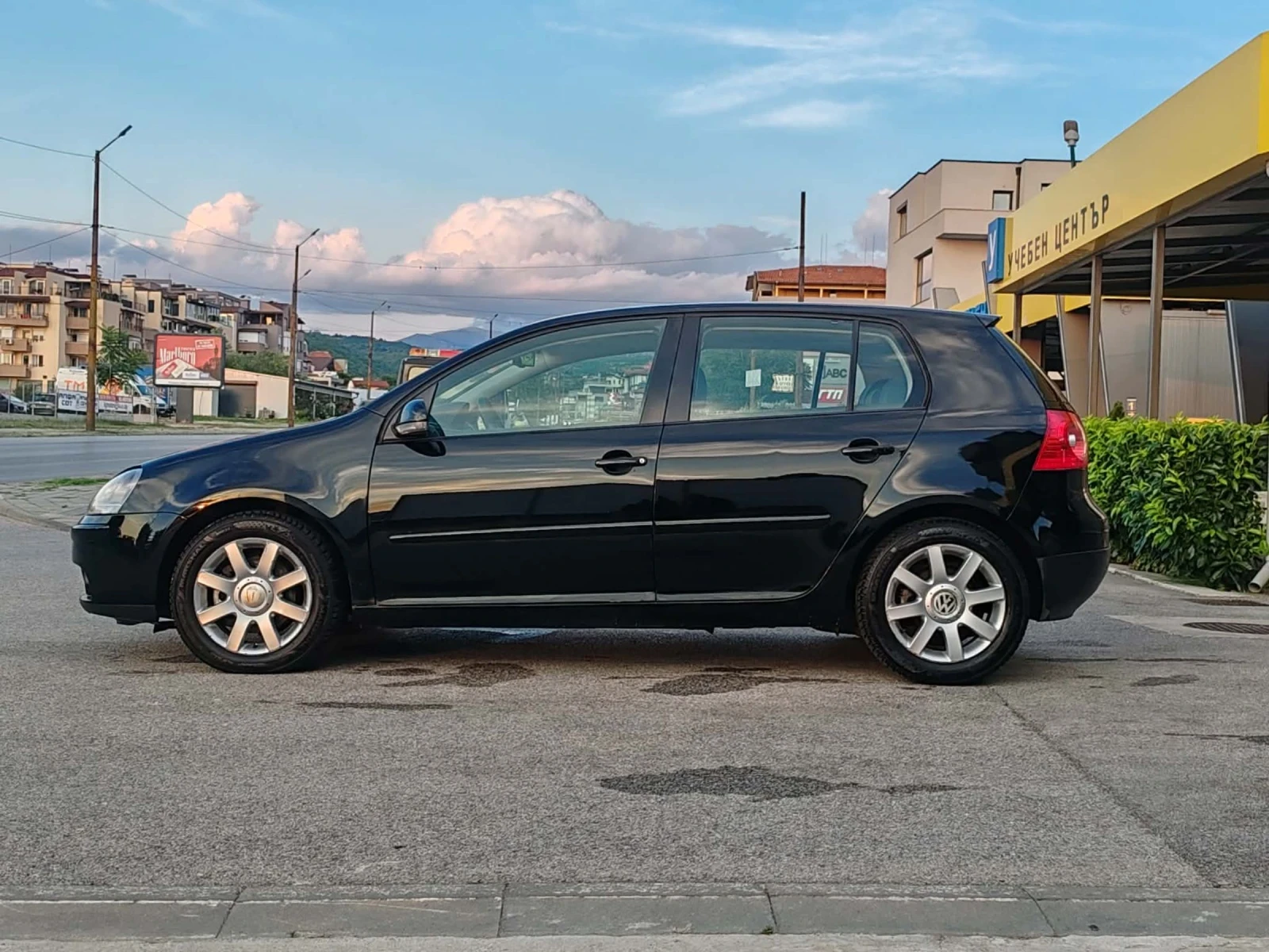 VW Golf 1.9 TDI, снимка 6 - Автомобили и джипове - 55236443