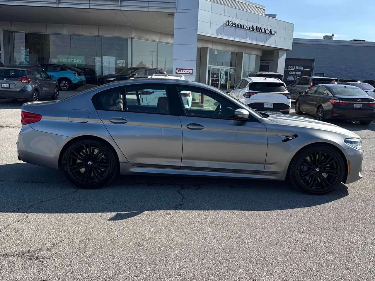 BMW M5 * АВТОКРЕДИТ БЕЗ ПЪРВОНАЧАЛНА ВНОСКА* , снимка 3 - Автомобили и джипове - 55677362