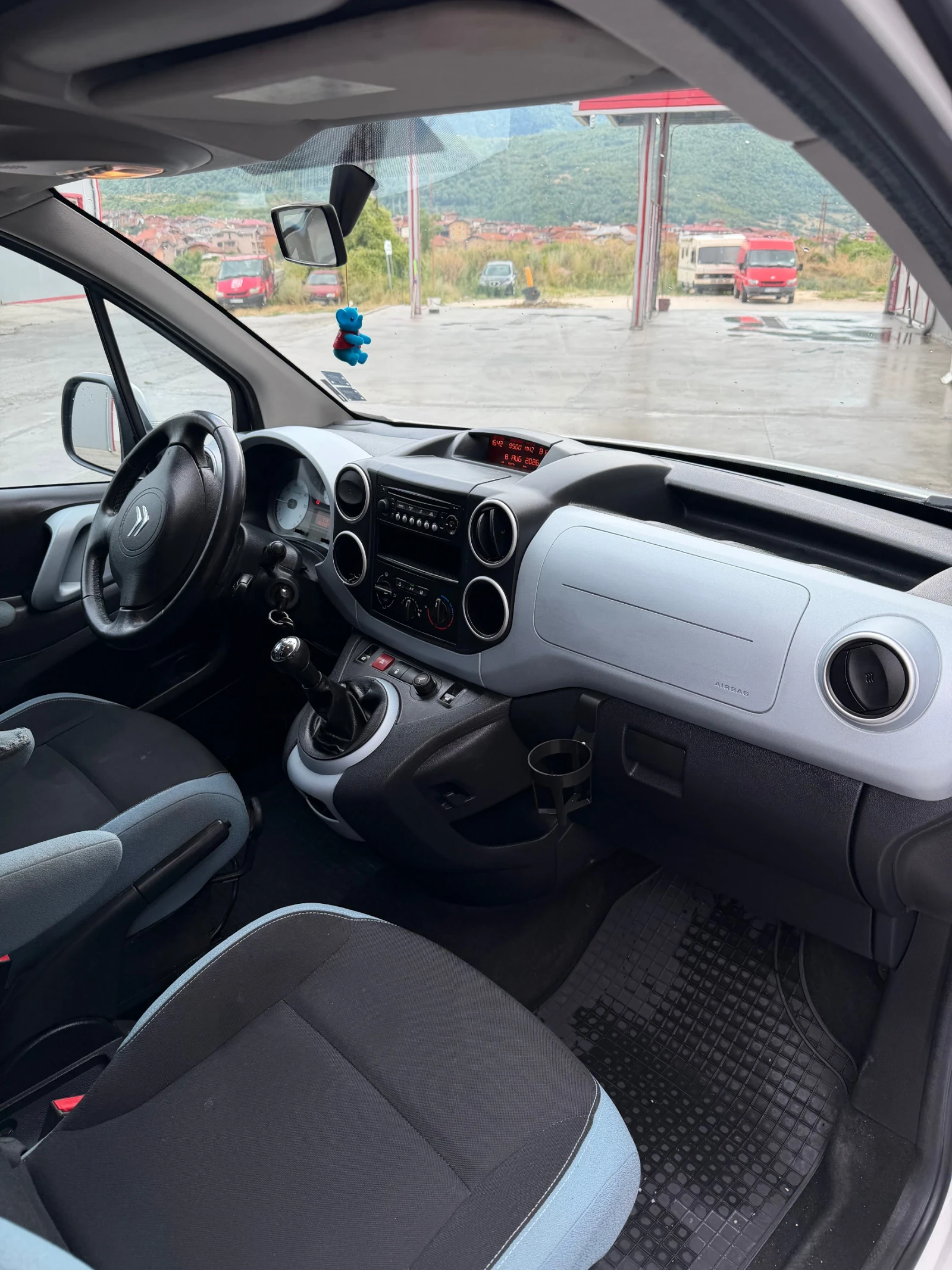 Citroen Berlingo 1.6 HDI, снимка 9 - Автомобили и джипове - 55713582