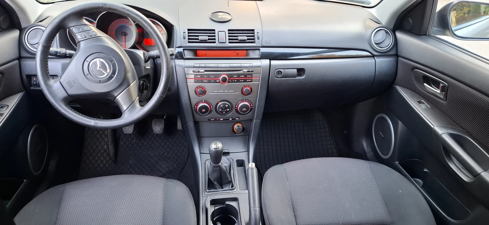 Mazda 3 1.6, снимка 6 - Автомобили и джипове - 55845596