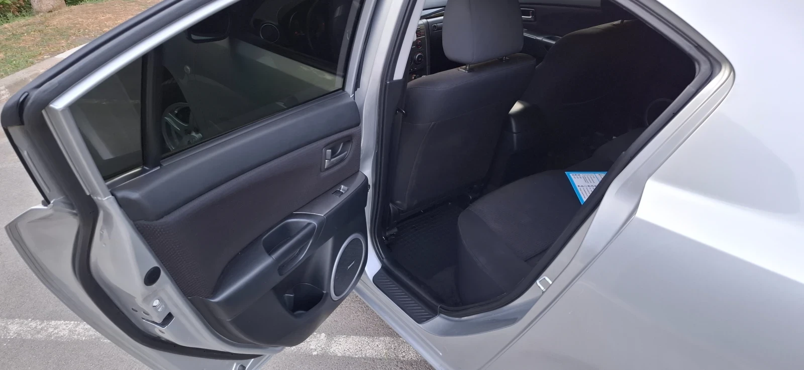 Mazda 3 1.6, снимка 9 - Автомобили и джипове - 55845596