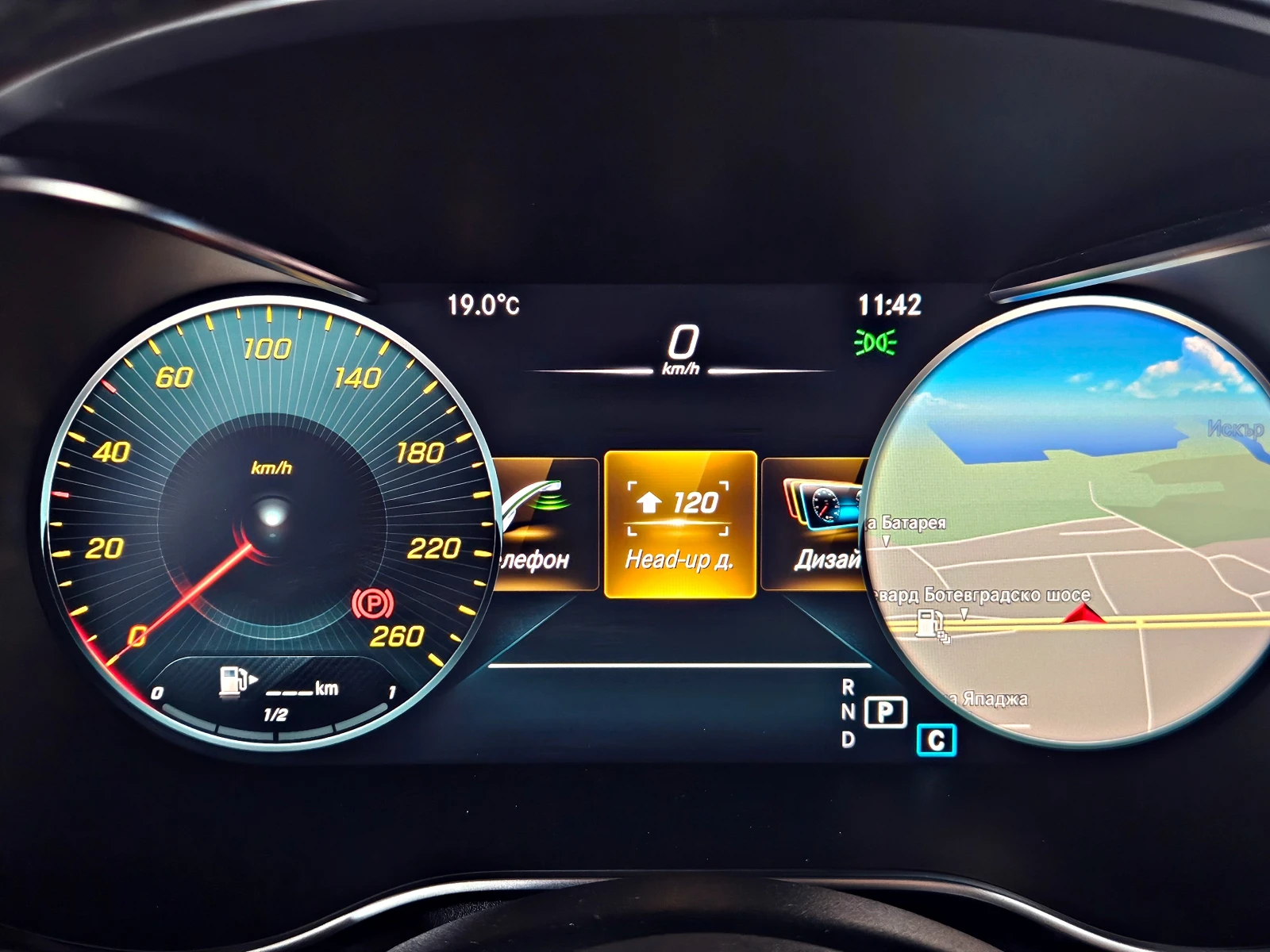 Mercedes-Benz GLC 200 COUPE/AMG/GERMANY/VIRTUAL/HEAD UP/CAMERA/BLIND SP/, снимка 10 - Автомобили и джипове - 56325728