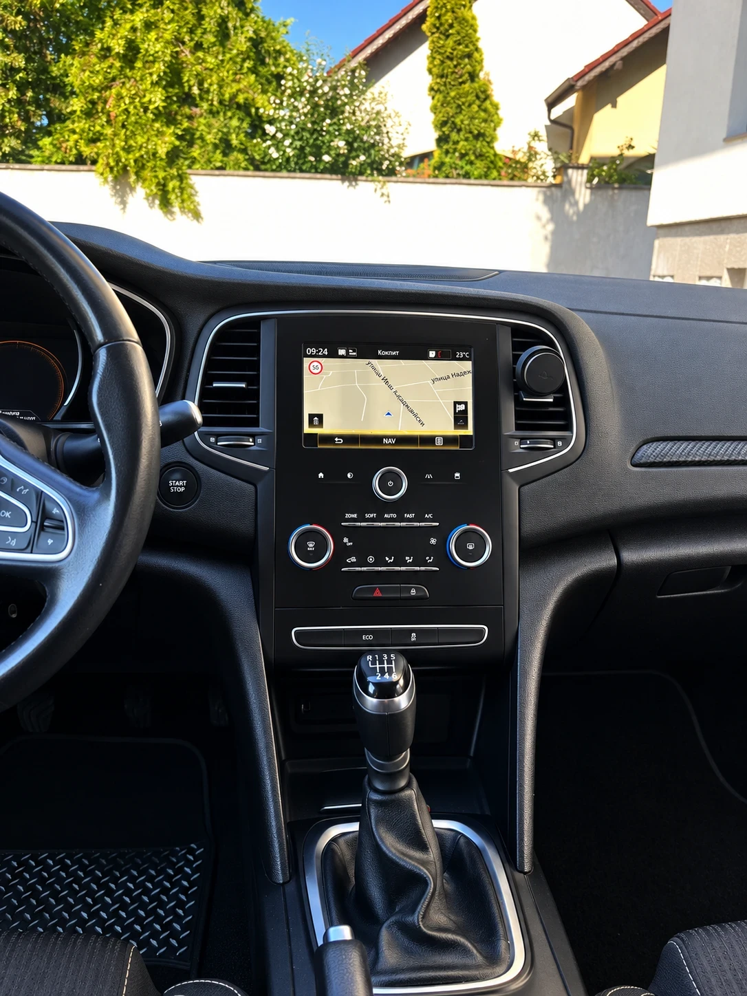 Renault Megane 1.5DCI, снимка 7 - Автомобили и джипове - 56369504