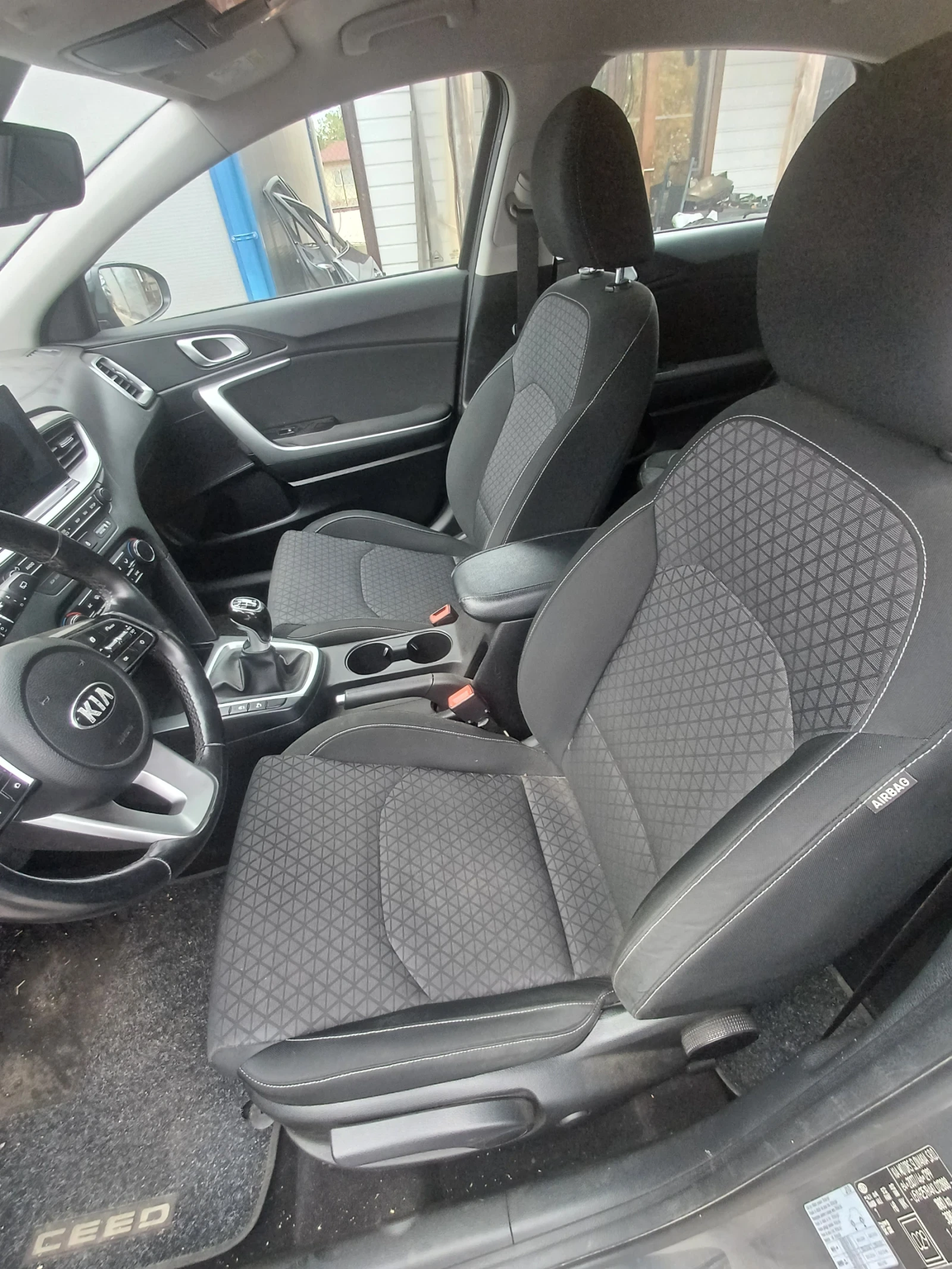 Kia Ceed, снимка 8 - Автомобили и джипове - 56522696