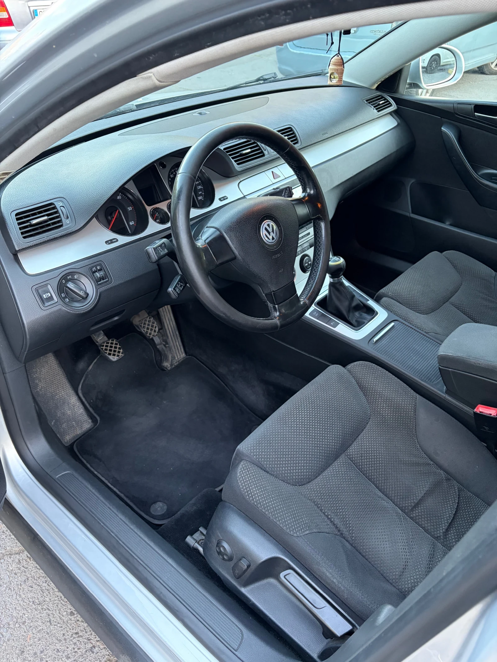 VW Passat, снимка 5 - Автомобили и джипове - 56593807