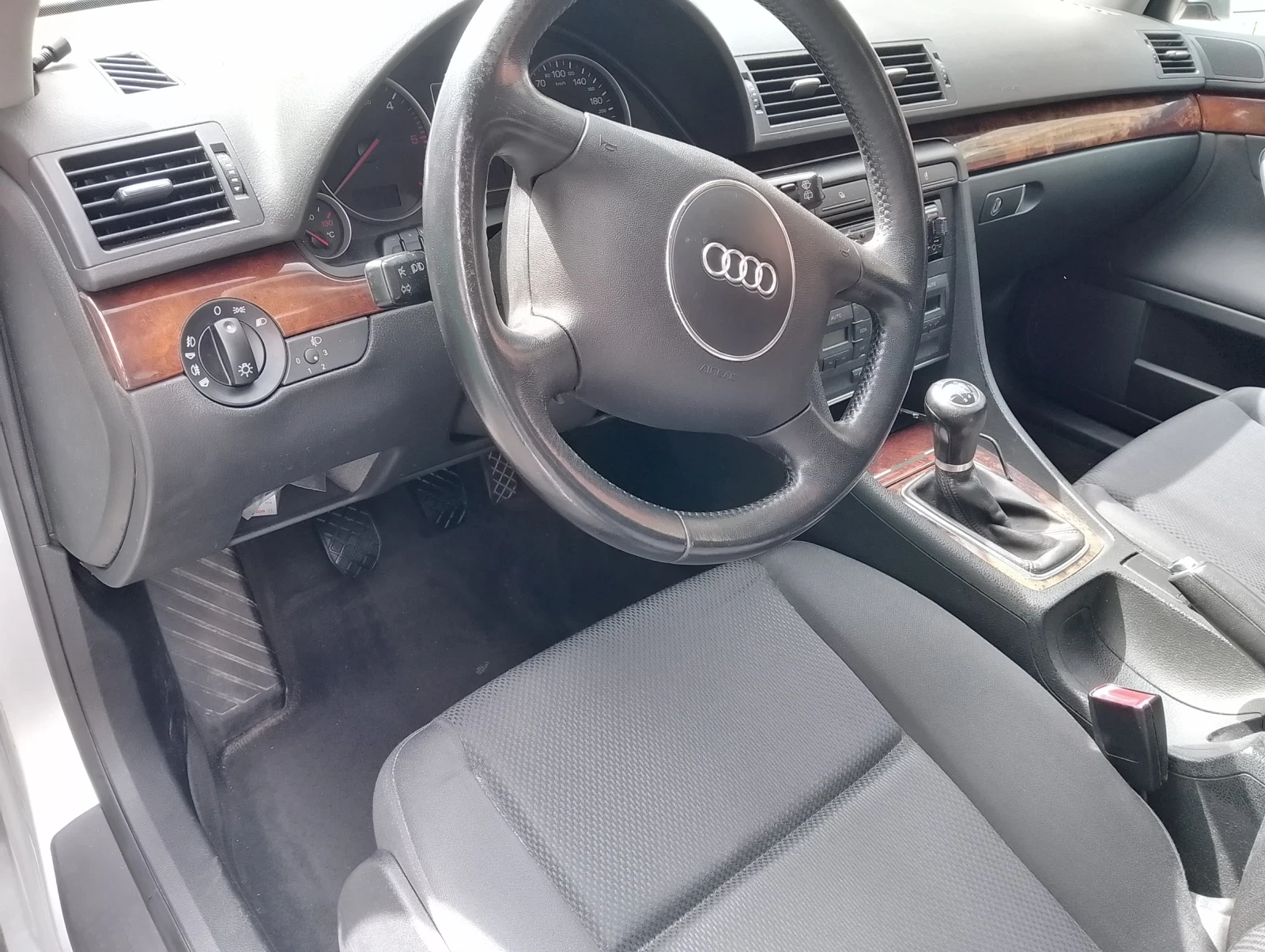 Audi A4 1.9 TDI, снимка 5 - Автомобили и джипове - 56720638