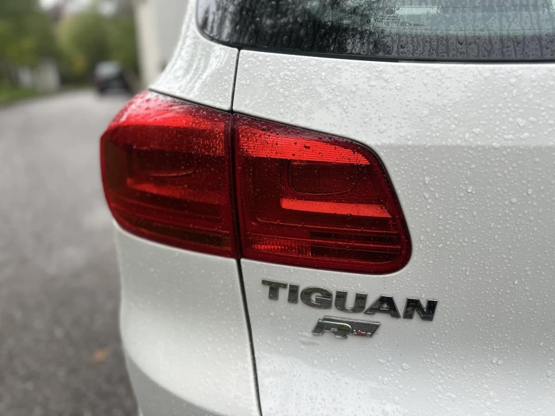 VW Tiguan 2.0TSI / 4MOTION / R LINE / АВТОМАТИК, снимка 16 - Автомобили и джипове - 47473378