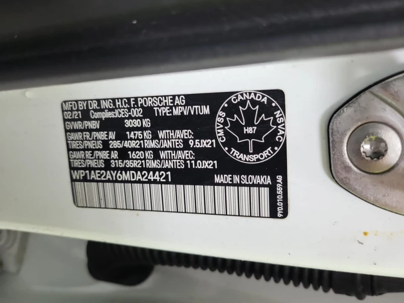 Porsche Cayenne E HYBRID  CARFAX, снимка 15 - Автомобили и джипове - 52471294