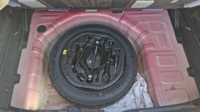 Kia Stonic, снимка 16 - Автомобили и джипове - 53321888