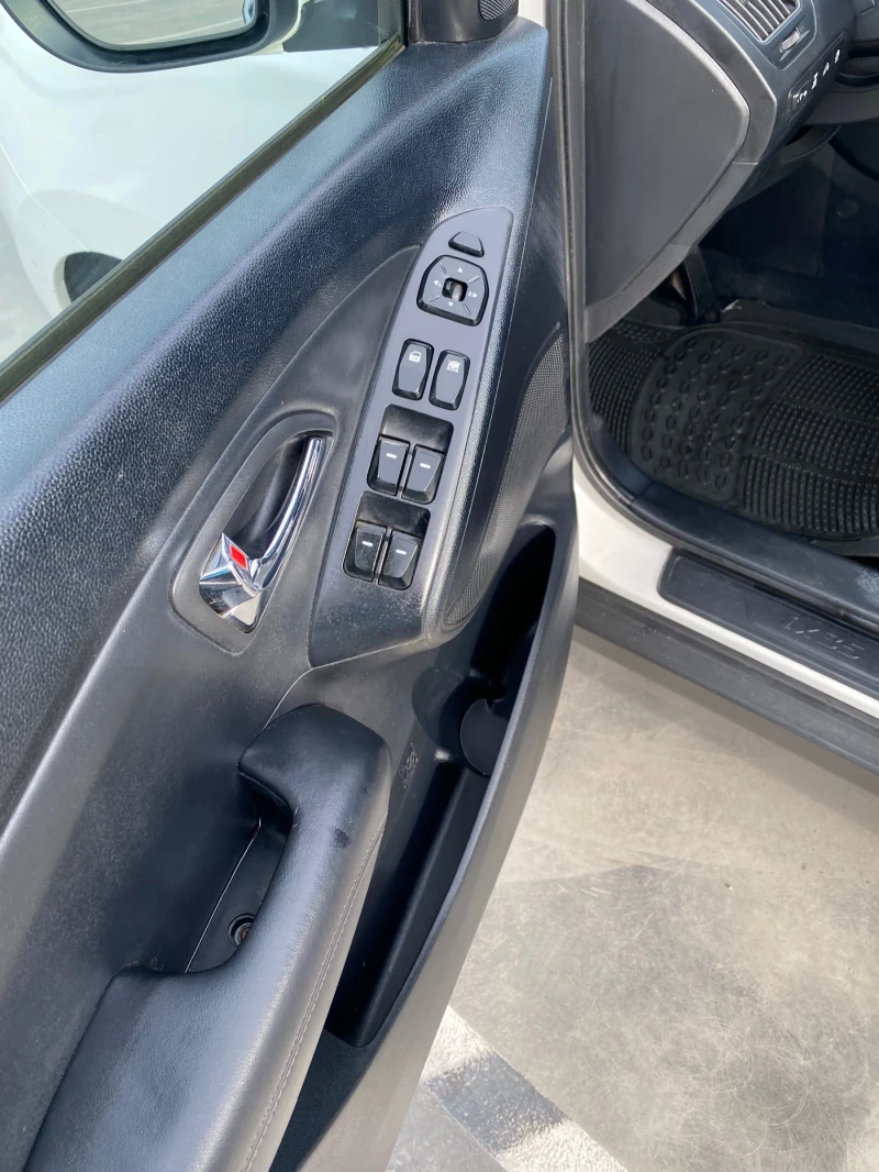 Hyundai IX35, снимка 6 - Автомобили и джипове - 53558434