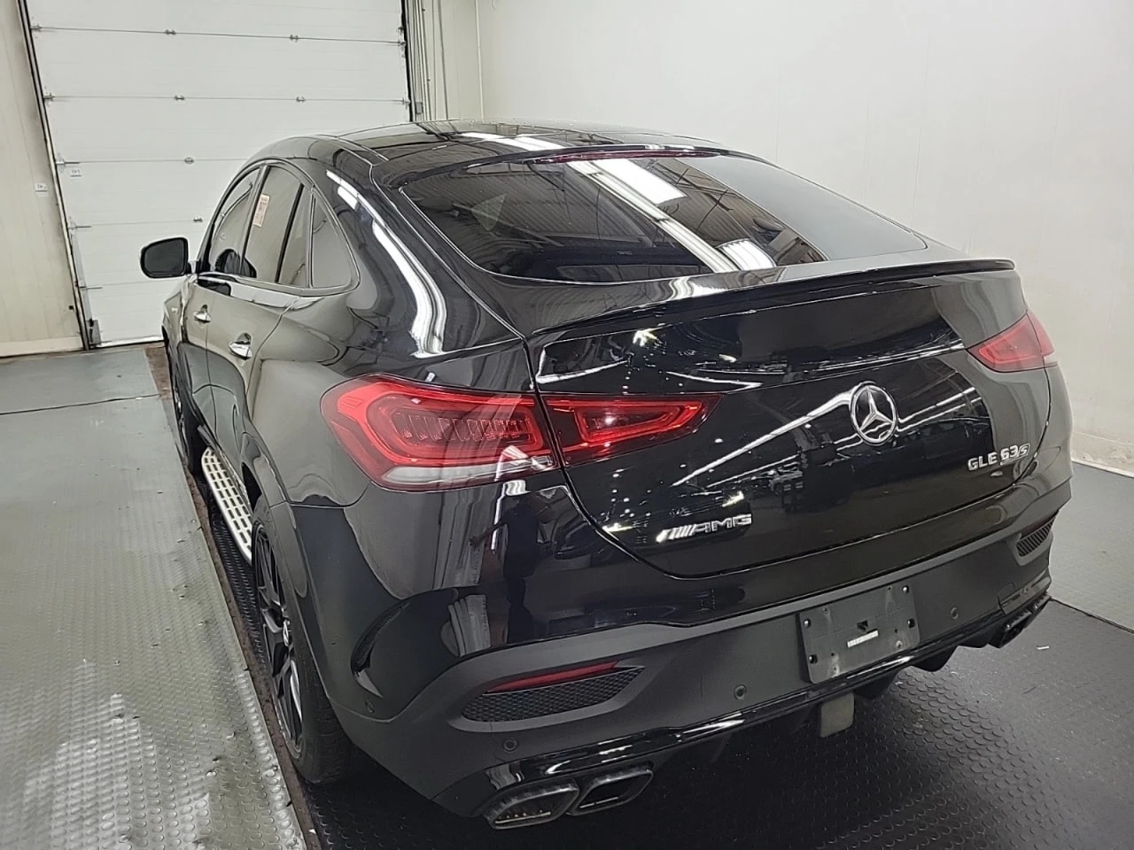 Mercedes-Benz GLE 63 S AMG * CARFAX * АВТО КРЕДИТ * ЦЕНА ДО БГ! - изображение 6