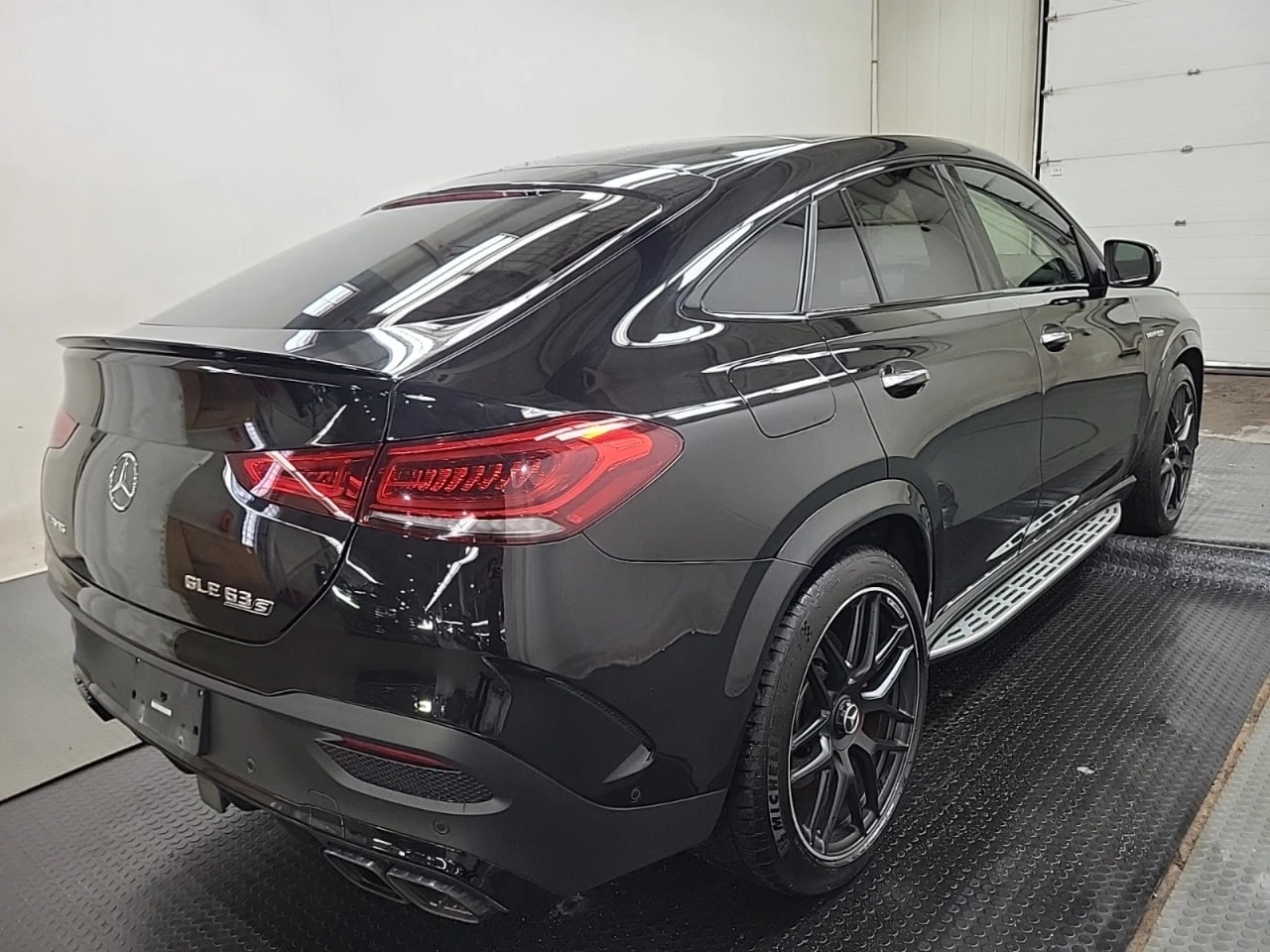 Mercedes-Benz GLE 63 S AMG * CARFAX * АВТО КРЕДИТ * ЦЕНА ДО БГ! - изображение 4