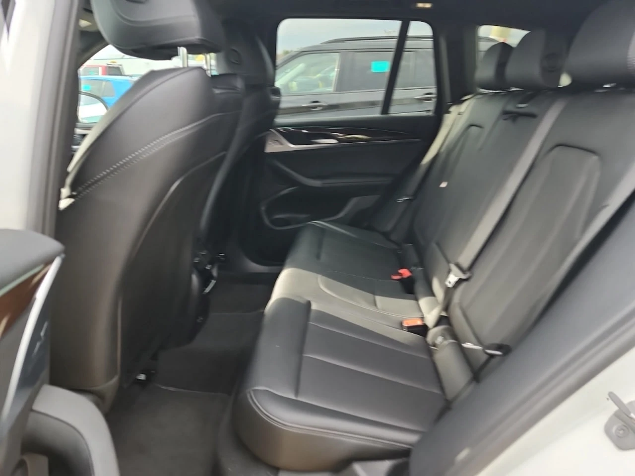 BMW X3 * АВТО КРЕДИТ* ЦЕНА ДО БГ * Сервизна история *  - изображение 8