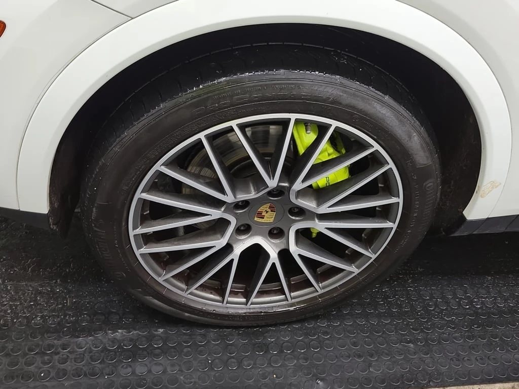 Porsche Cayenne E HYBRID  CARFAX | Mobile.bg   17