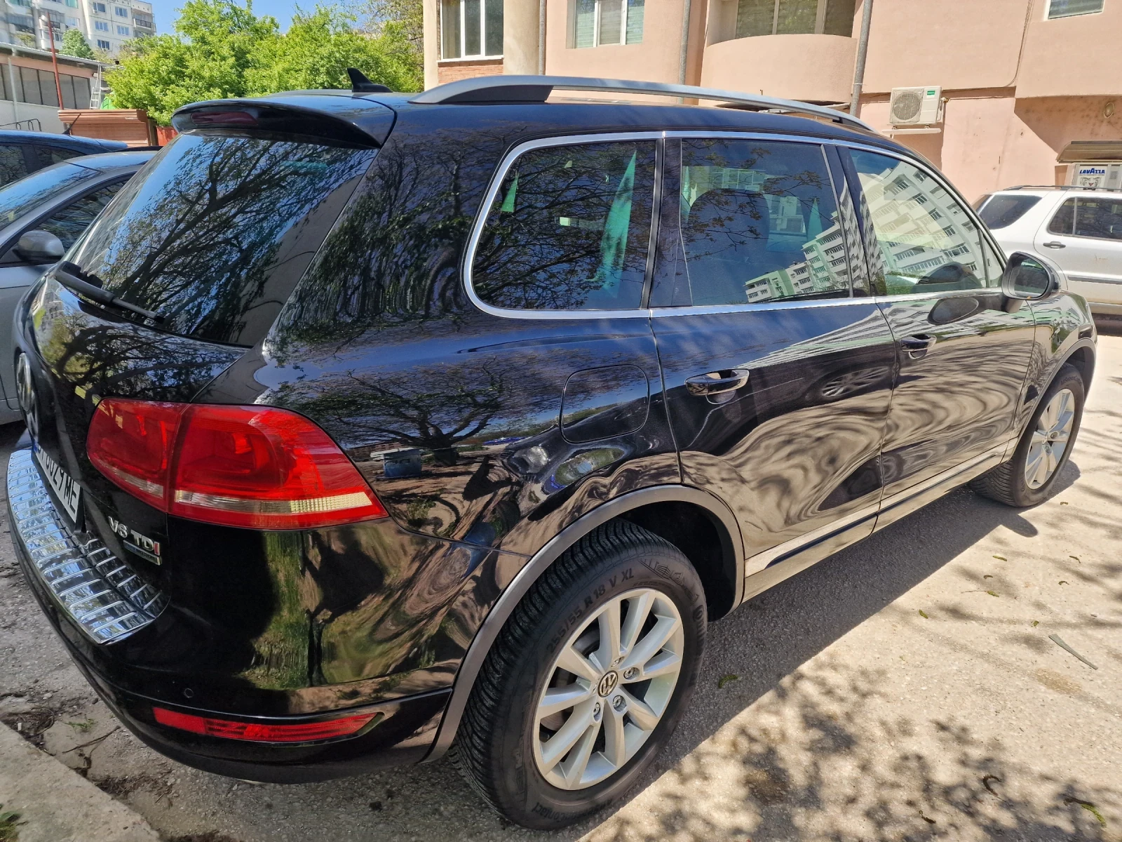 VW Touareg Джип, снимка 2 - Автомобили и джипове - 54437898