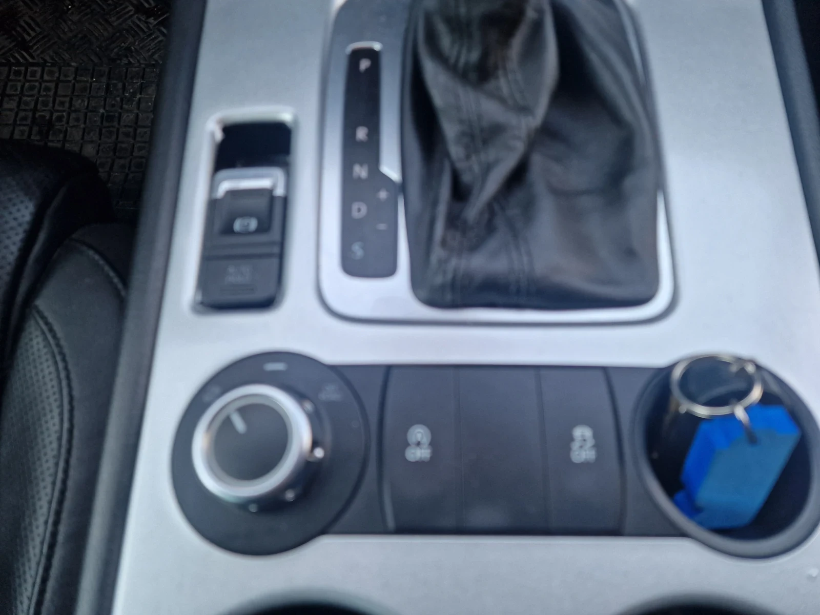 VW Touareg Джип, снимка 13 - Автомобили и джипове - 54437898