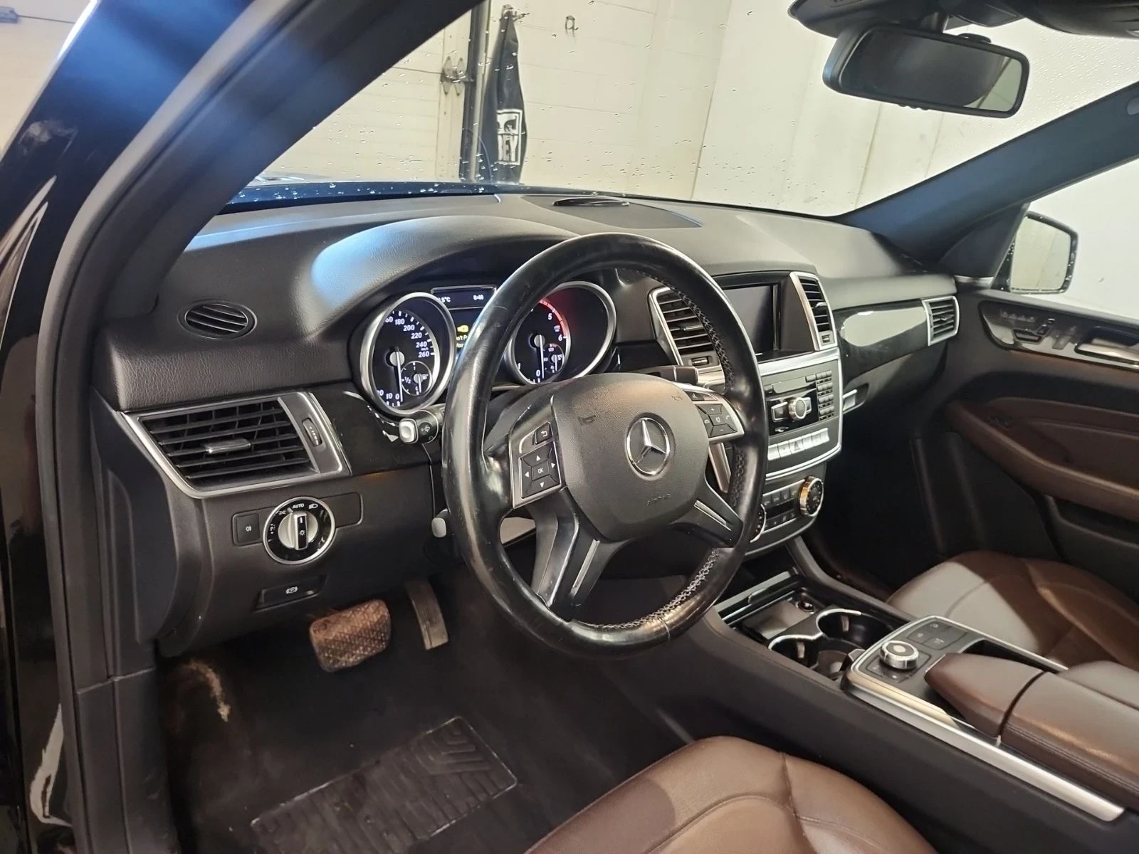 Mercedes-Benz ML 350 Amg-pkg* BLUETEC* Pano* 360* H&k* Подгрев* , снимка 5 - Автомобили и джипове - 55090035