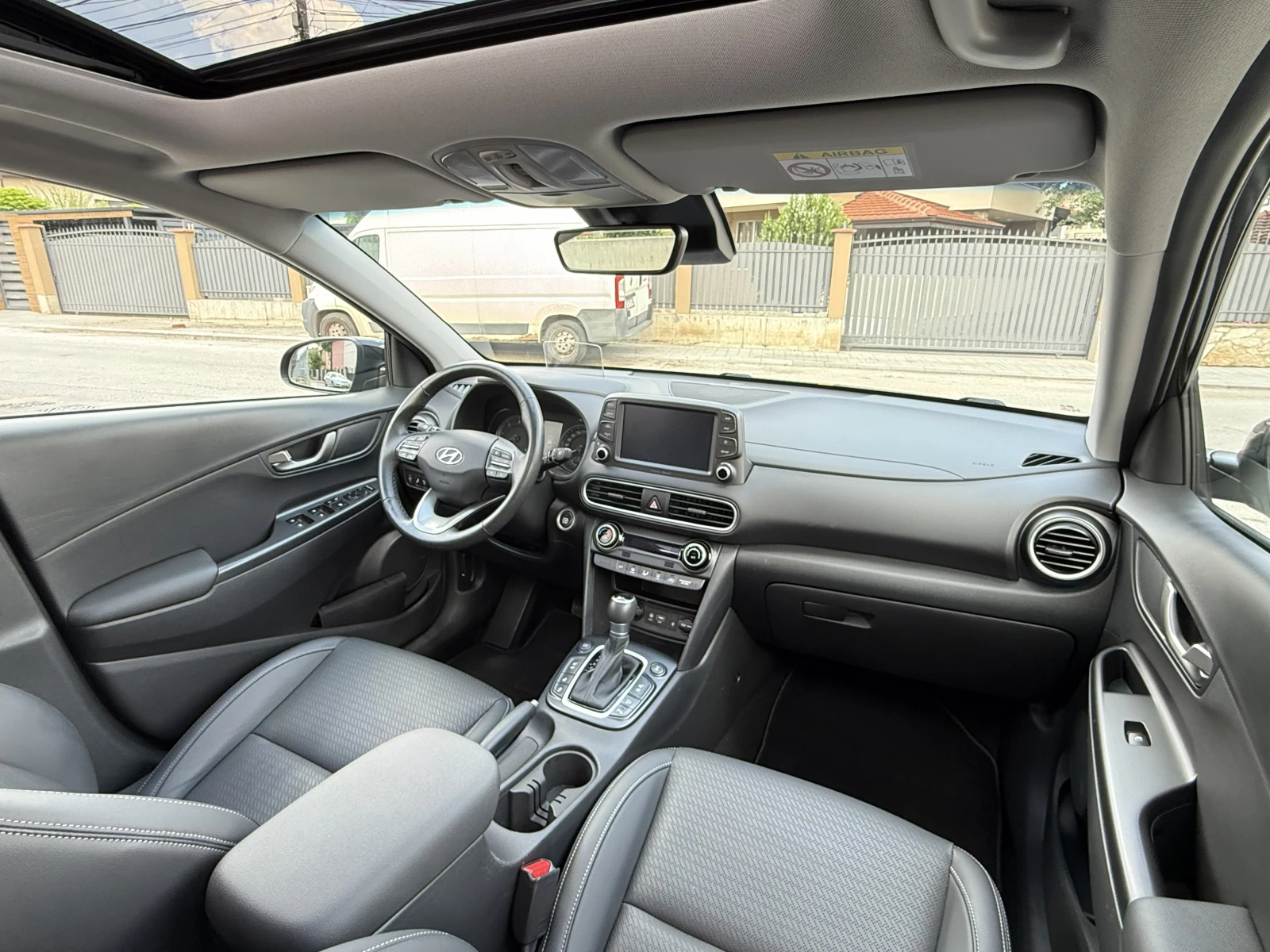 Hyundai Kona /SWISS+ /AVTOMAT-4X4-FULL-FULL-TOP-ШВЕЙЦАРИЯ, снимка 12 - Автомобили и джипове - 55100794