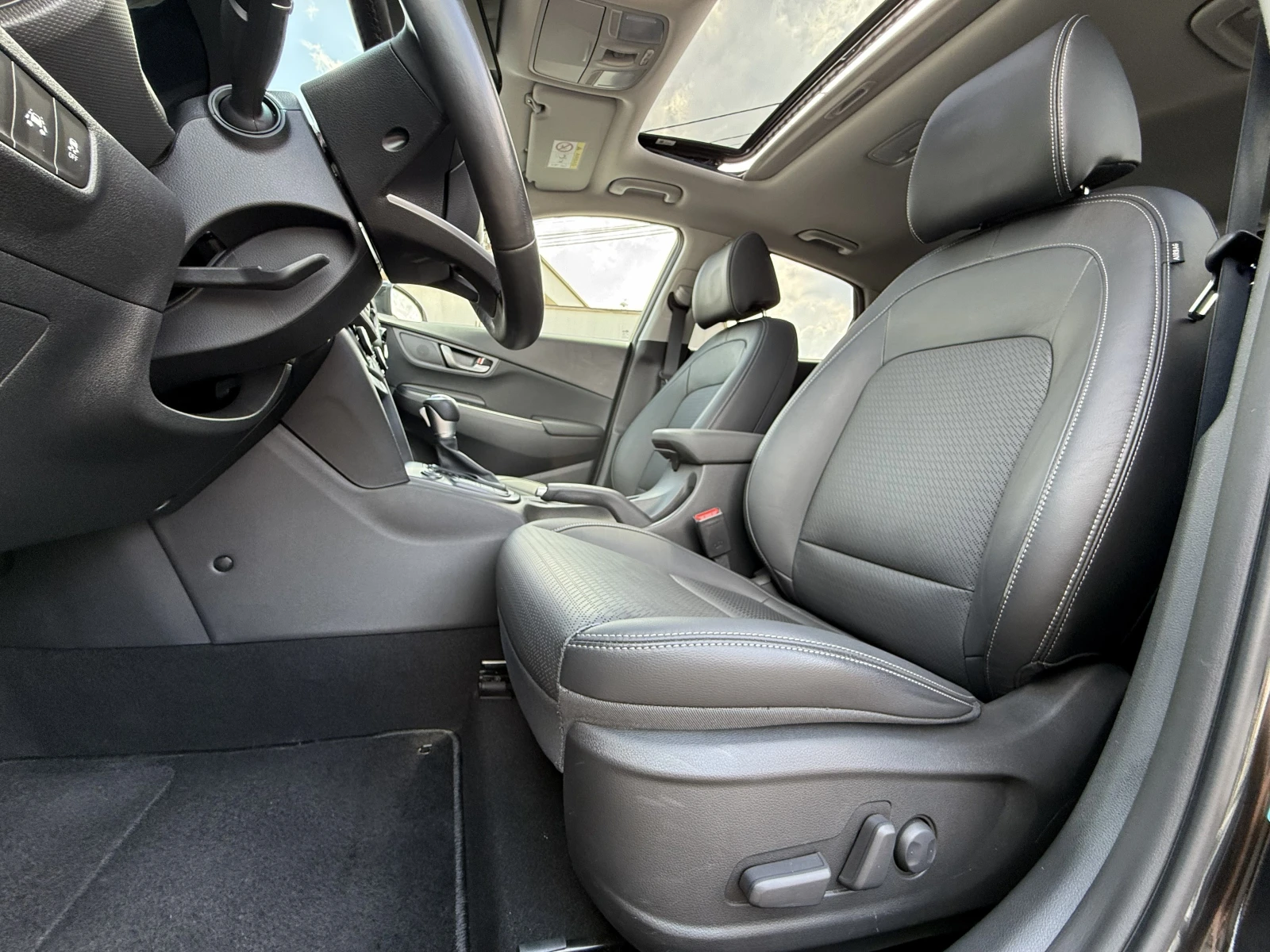 Hyundai Kona /SWISS+ /AVTOMAT-4X4-FULL-FULL-TOP-ШВЕЙЦАРИЯ, снимка 13 - Автомобили и джипове - 55100794