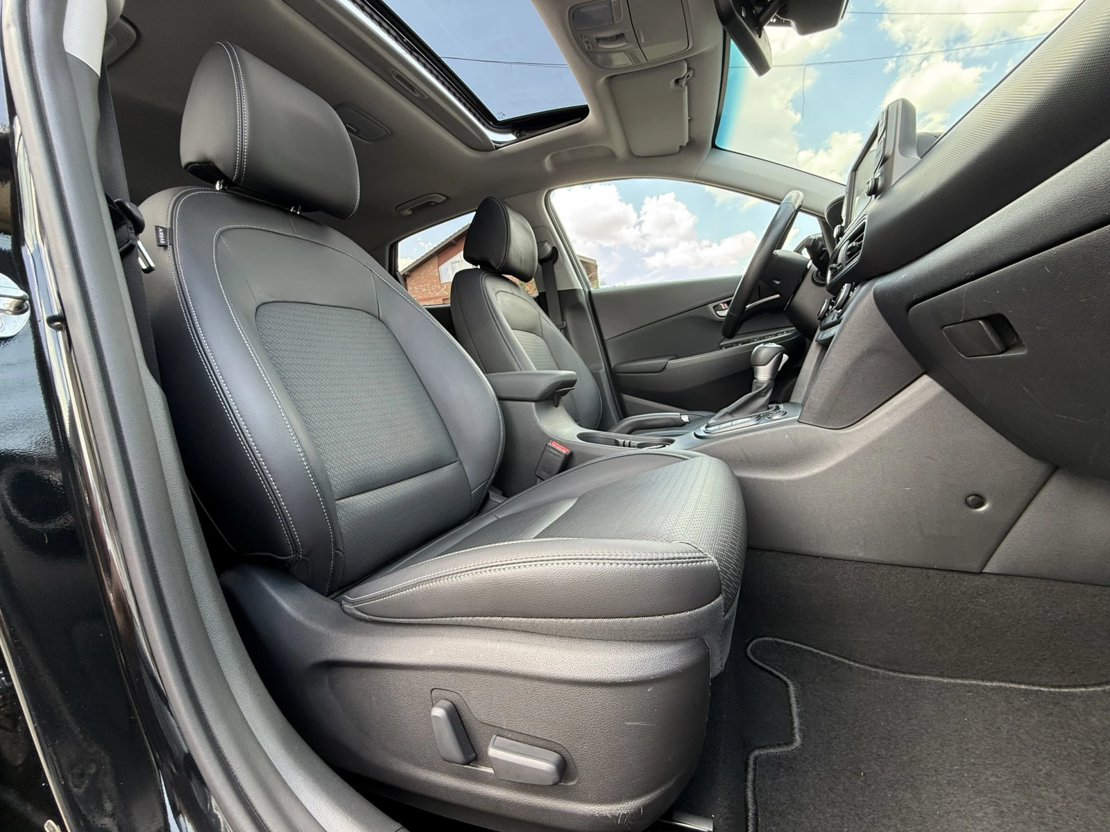 Hyundai Kona /SWISS+ /AVTOMAT-4X4-FULL-FULL-TOP-ШВЕЙЦАРИЯ, снимка 14 - Автомобили и джипове - 55100794