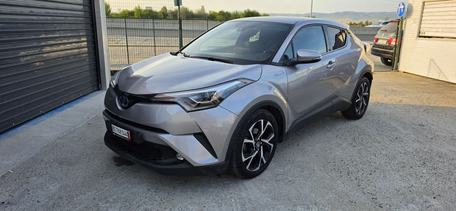 Toyota C-HR 1.8 hybrid 