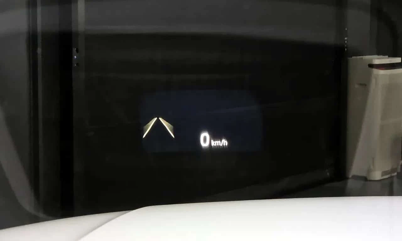 Land Rover Discovery * P360 R Dynamic SE * , снимка 16 - Автомобили и джипове - 56350667