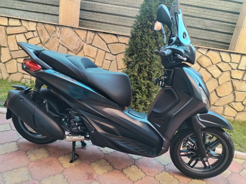 Piaggio Beverly 300HPE S ABS ASR NOV!!! , снимка 2 - Мотоциклети и мототехника - 52743046